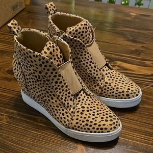 CCOCCI Tan and Black Wedge Boots